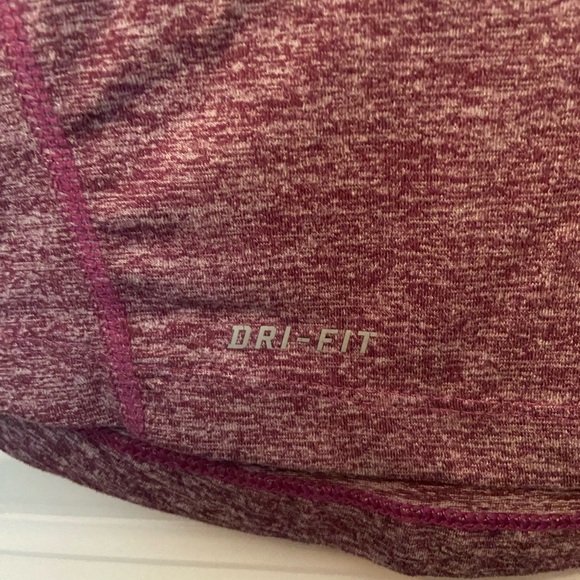 Long sleeve athletic top - Picture 4 of 6